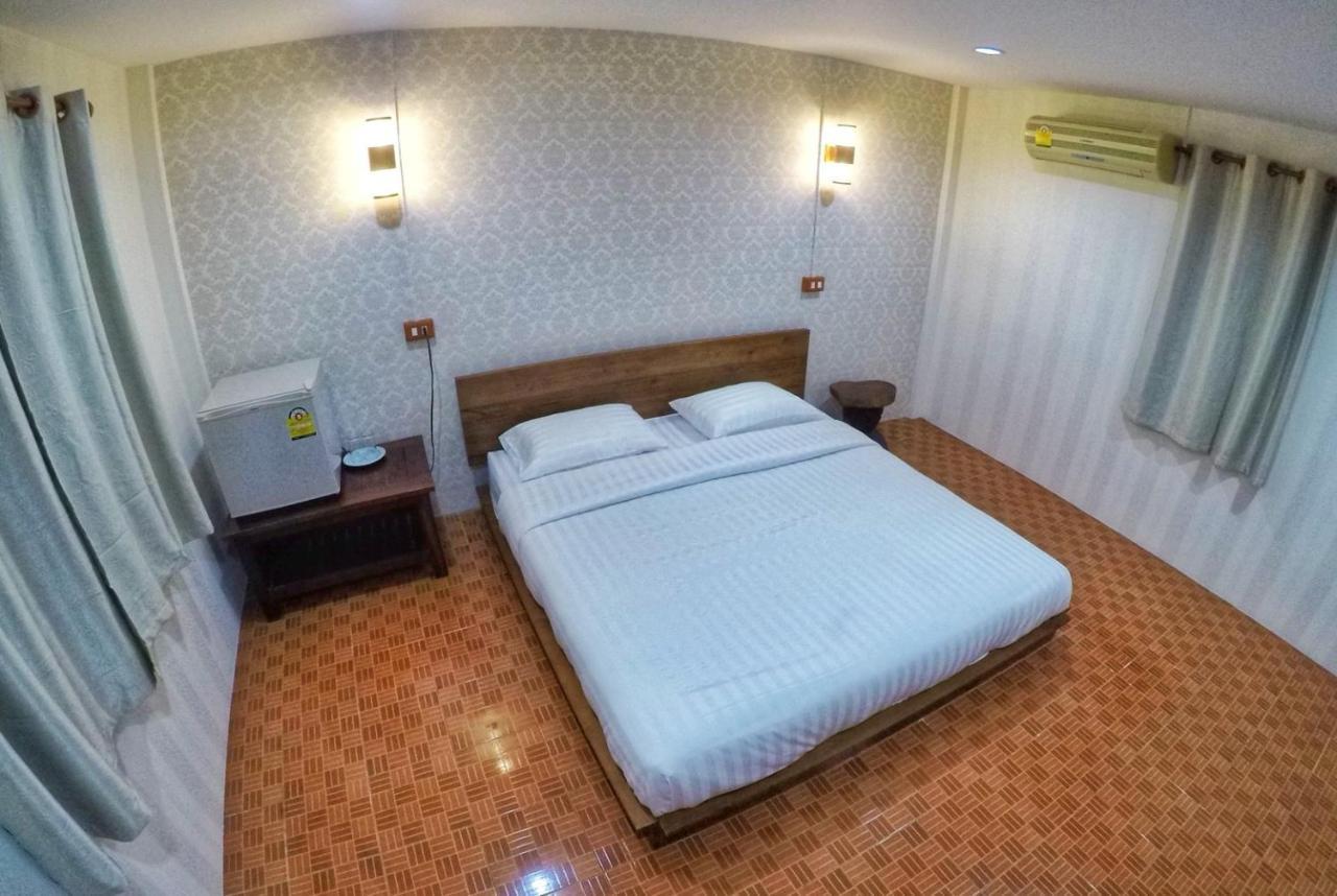 T & T Hostel Kancsanaburi Kültér fotó