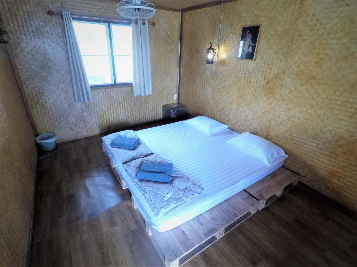 T & T Hostel Kancsanaburi Kültér fotó
