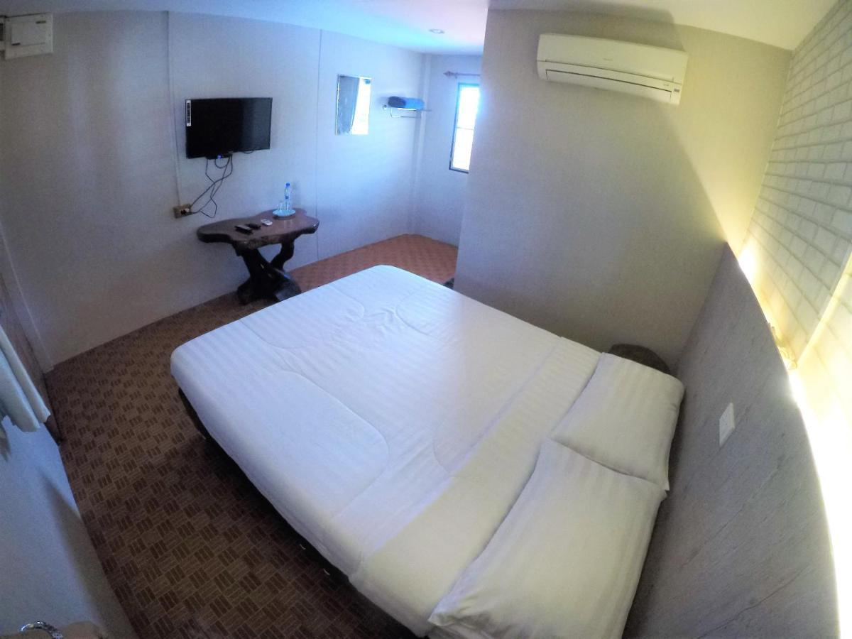 T & T Hostel Kancsanaburi Kültér fotó