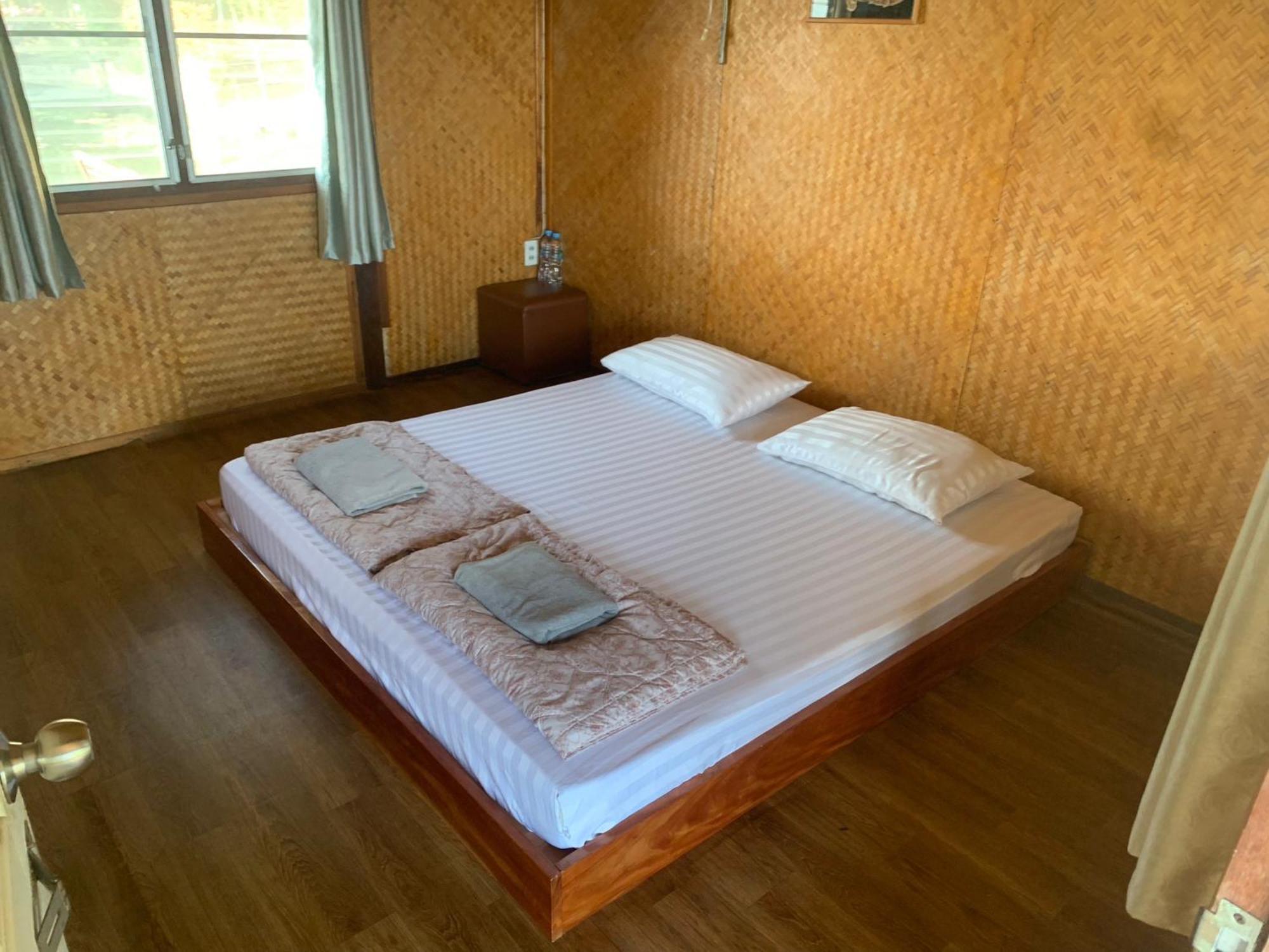 T & T Hostel Kancsanaburi Kültér fotó