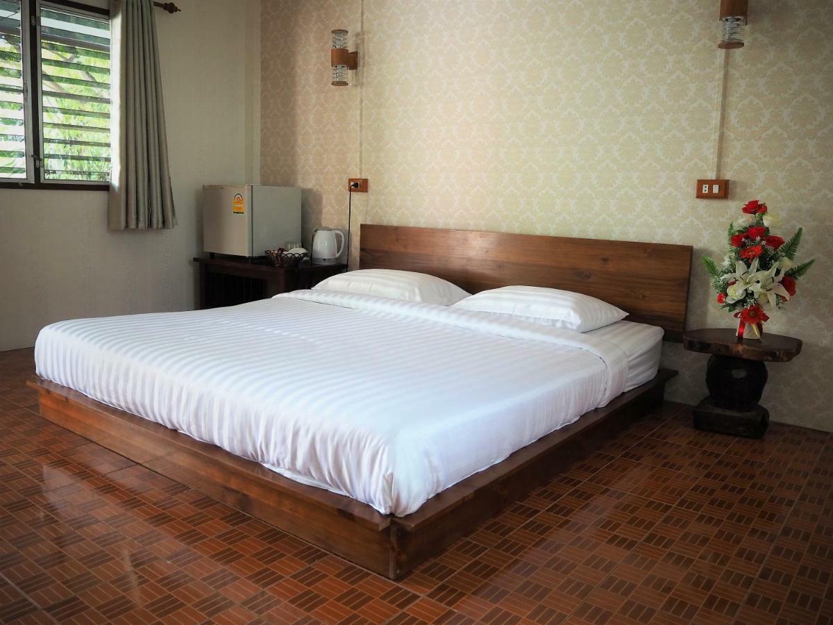 T & T Hostel Kancsanaburi Kültér fotó